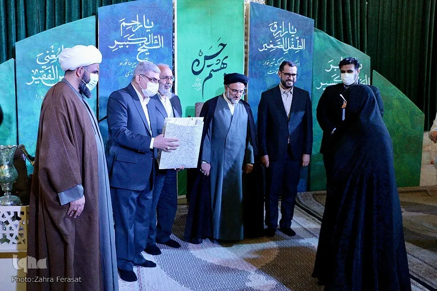 حفل تكريم 114 مدرساً لتحفيظ القرآن في إیران