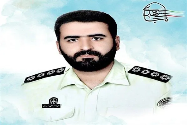 عکس اعلامیه‌اش را هم خودش انتخاب کرد