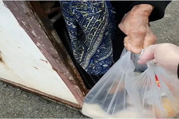جازموریان سیل‌زده تنها نیست/ محموله کمک‌های مردمی هم‌نمک ارسال شد