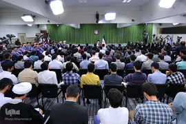 دیدار مدال‌آوران المپیادهای علمی و اعضای تیم ملی والیبال جوانان با رهبر انقلاب
