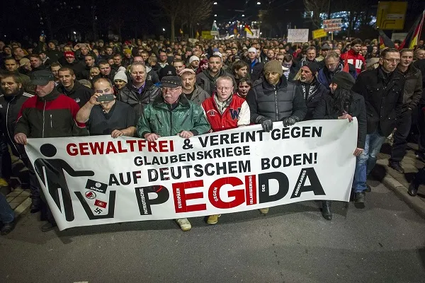 Hollanda'da İslam düşmanı PEGIDA hareketi Kur'an-ı Kerim'i hedef aldı