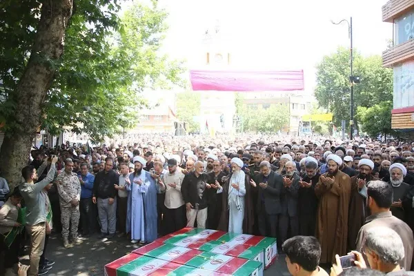 اقامه نماز نماینده ولی فقیه در مازندران بر پیکرهای پاک شهدای ساروی تجاوز تروریستی رژیم صهیونستی