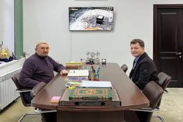 Муфтий Саратовской области Мукаддас-хазрат Бибарсов встретился с директором саратовского Исторического парка «Россия — Моя история», археологом Дмитрием Кубанкиным