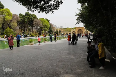 مسافران نوروزی کاخ چهل ستون