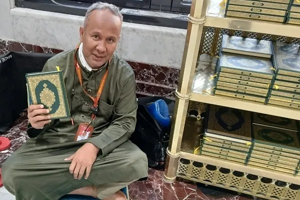 Hacılar Safa ve Merve arasında her fırsatta Kur’an-ı Kerim okuyor