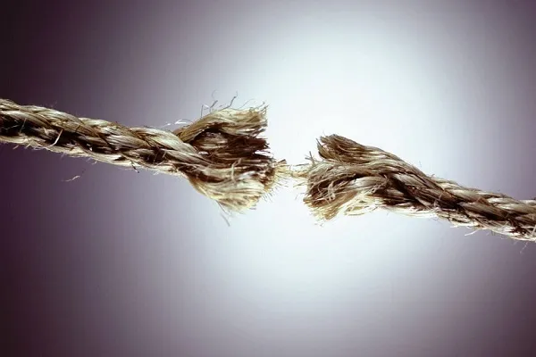 فَقْدُ اللِّئامِ راحةُ الْأَنام