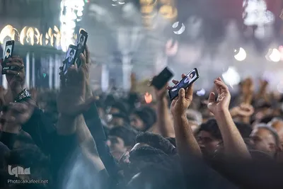مراسم تعویض پرچم گنبد حرم حضرت اباالفضل العباس(ع) از قرمز به مشکی