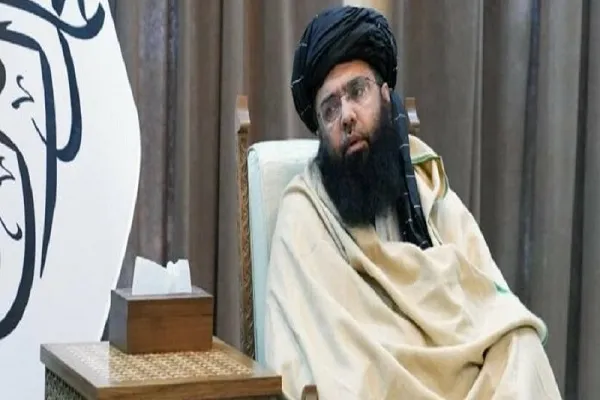 مولوي عبدالکبیر میرمنو ته د دوی دنړیوالې ورځې په مناسبت مبارکي ووئيله