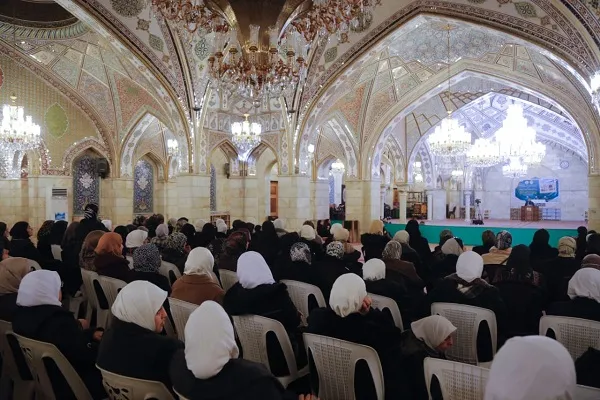 ویژه‌برنامه «زین أبیها» در حرم حضرت زینب(س) برگزار شد