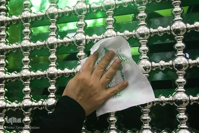 غبارروبی حرم حضرت عبدالعظیم حسنی(ع)