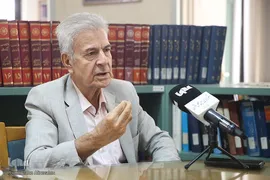 دکتر اصغر دادبه