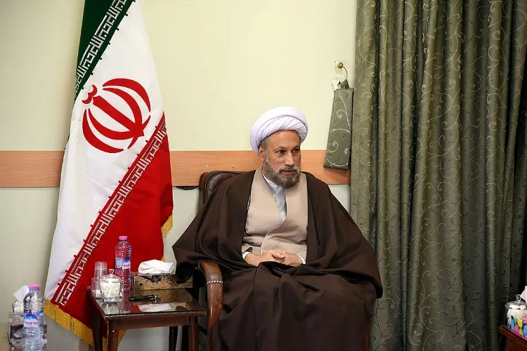 كسی در عالم طلبگی به دنبال مقام نیست
