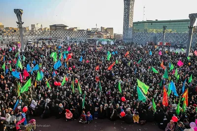 Teheraner feiern Geburtstag von Fatima Zahra (s.a.)