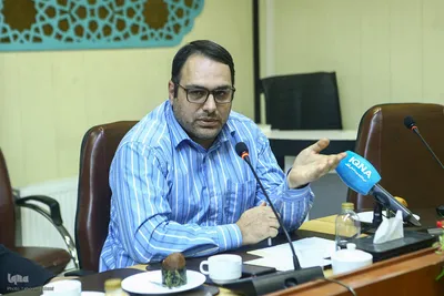 محمد کاکاوند در رونمایی از کتاب‌های «سنت اقراء و نظام اجازات» و «دانش و هنر معلمی»
