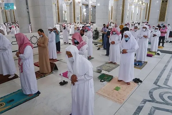 Tarawih-Gebet in der Haram-Moschee verrichtet