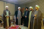 حضور آیت‌الله دژکام در منزل شهید معصومه کرباسی‎