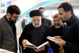 
بازدید رئیس جمهور از نمایشگاه قرآن کریم
