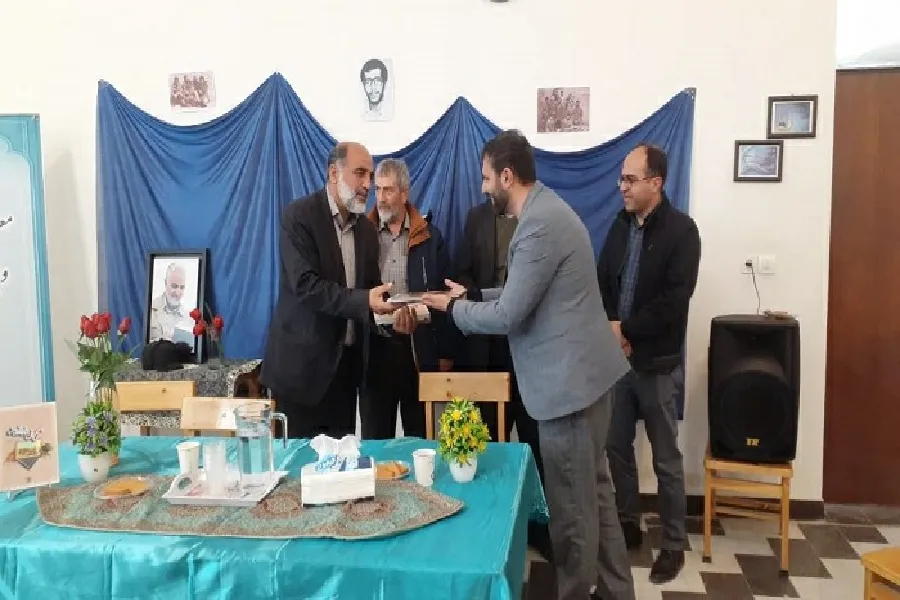 کتاب «گردان ذوالفقار» در شهرکرد رونمایی شد