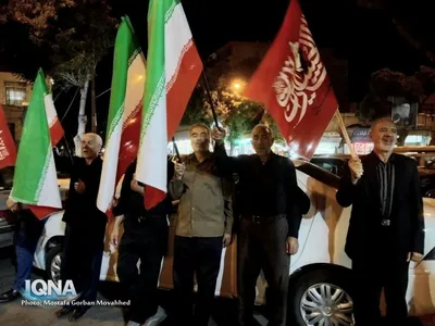 باران هم حریف تجمع مردم اهر در حمایت از مدافعان وطن و بیعت با رهبری