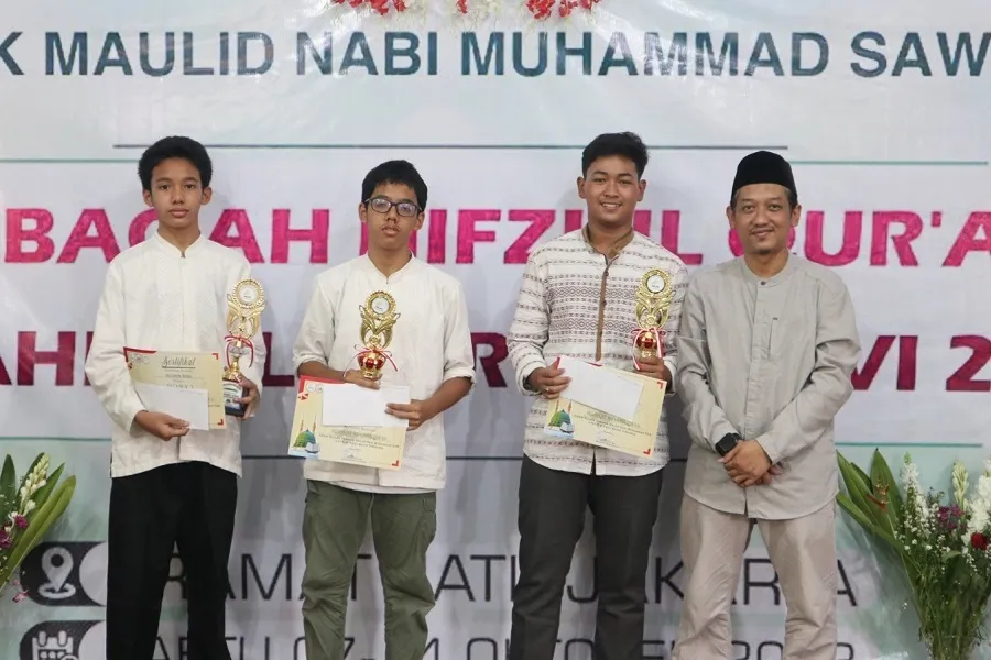 Quran Contest in Indonesia Attracts 200 Memorizers of Both Genders