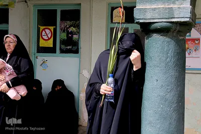 تدفین پیکر پاک و مطهر یک تن از شهدای گمنام دفاع مقدس در حوزه علمیه معیر