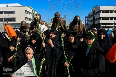 گلباران مردمی حرم مطهر رضوی به مناسبت میلاد حضرت فاطمه معصومه(س)