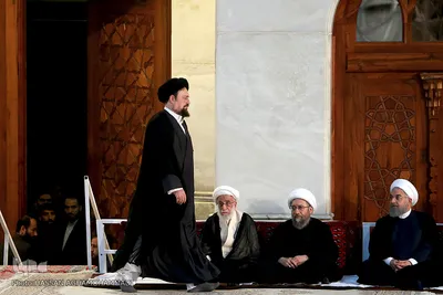 حسن روحانی، صادق آملی لاریجانی و حسن خمینی در مراسم بیست و نهمین سالگرد ارتحال امام خمینی (ره)