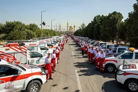 آیین بدرقه کاروان اربعینی امداد و درمان هلال احمر به مناطق مرزی در ایران و کشور عراق
