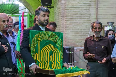 کاروان زیر سایه خورشید در بازار وکیل شیراز