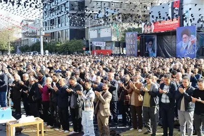 نماز باشکوه عید سعید فطر به امامت آیت الله محمدی لائینی  در ساری