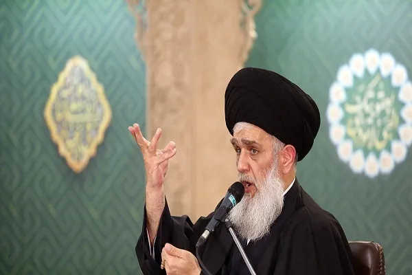 عزت مؤمن در خداگرایی و بی‌نیازی از انسان‌هاست