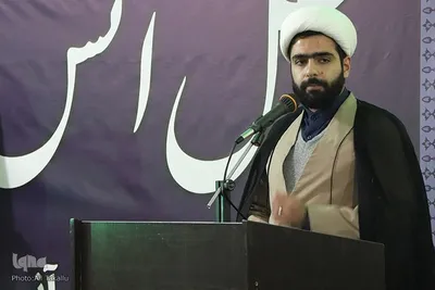 محفل بزرگ انس باقران کریم همزمان با سالگرد پیروزی انقلاب اسلامی ایران در ملایر