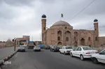 شکل گنبد و مناره‌های مسجد شاه طهماسب با سایر مساجد آن دوره متفاوت است. 
