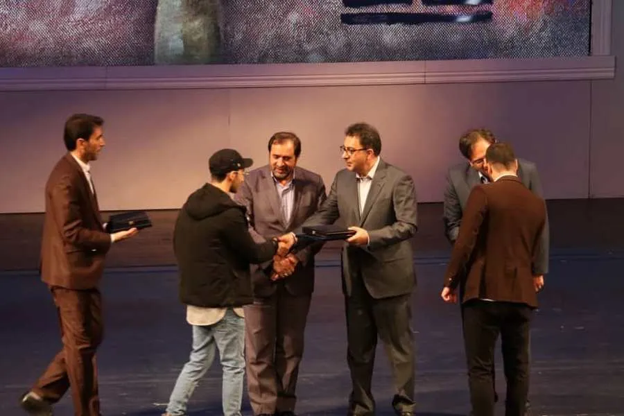 هنرمندان تئاتر در ایستگاه‌های زیر زمینی/ استفاده از ظرفیت ایستگاه‌های مترو برای ایجاد بستر فرهنگی