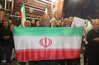 تجمع مردم انقلابی ملایر در موج صد و سی و هفت