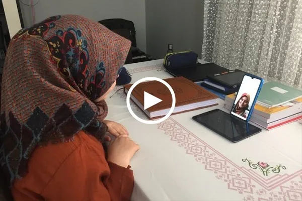 Görme engelli Ravzanur 12 ayda hafız oldu