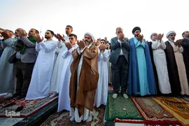نماز عید فطر در بین‌الحرمین کربلای معلی