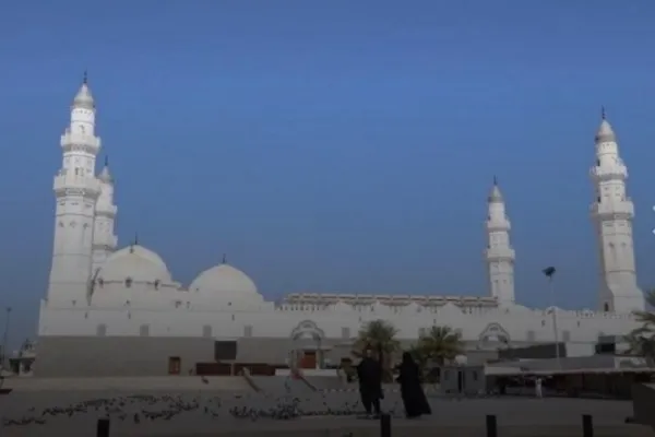 Kuba Camii beş vakit namaz için yeniden açılıyor