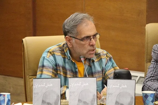 زبان محکم، در عین حال ساده و پویا از ویژگی‌های شعر باقری است