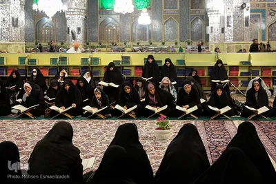  جزء خوانی قرآن کریم در حرم امام رضا(ع)

