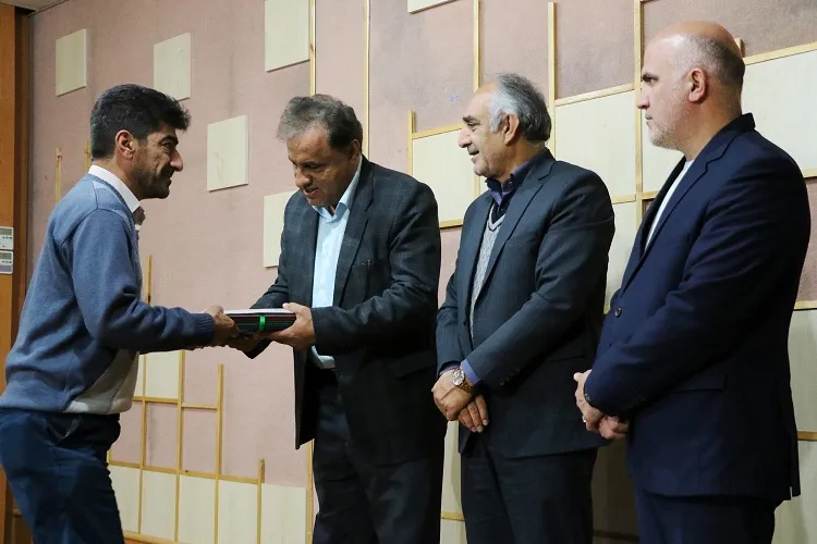 جوانان فعال امدادگر در سیل شیراز تجلیل شدند
