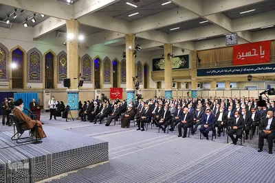 دیدار سفیران و مسئولان وزارت امور خارجه با رهبر انقلاب
