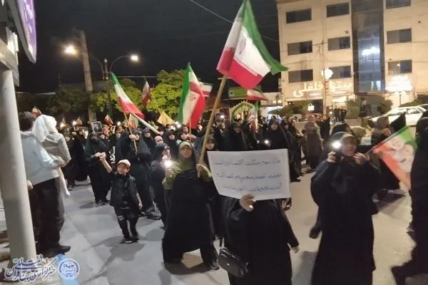 شب‌های وفاداری در بابلسر؛ شکوه اجتماع مردمی در میدان شهدا و بیعت با رهبری