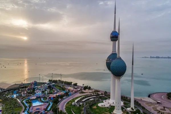 السماح بإقامة صلاة الجماعة فى عدد من المساجد بالكويت