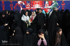 راهپیمایی یوم الله ۱۳آبان در مقابل لانه جاسوسی آمریکا