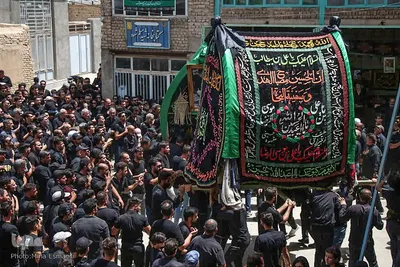 برپایی مراسم تعزیه‌خوانی و نخل‌گردانی در روستای شهوه استان مرکزی