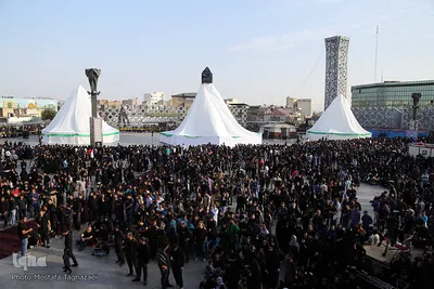 مراسم خیمه سوزان عصر عاشورا در میدان امام حسین(ع) تهران