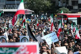 راهپیمایی مردم تهران در اعتراض به اغتشاشات اخیر