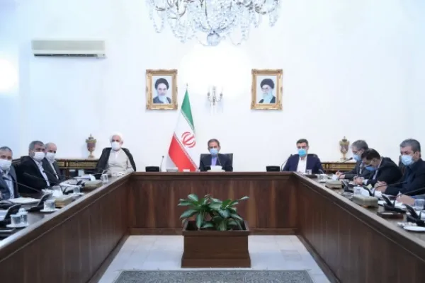 مبارزه با فساد اقتصادی بدون حاشیه‌سازی سیاسی و جناحی انجام شود