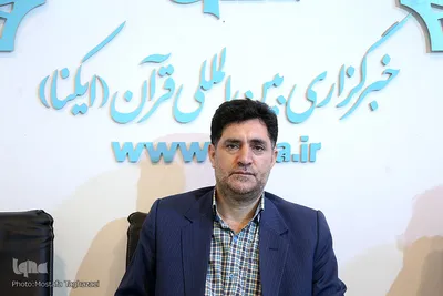 مشاور وزیر ارشاد در امور ایثارگران در غرفه ایکنا